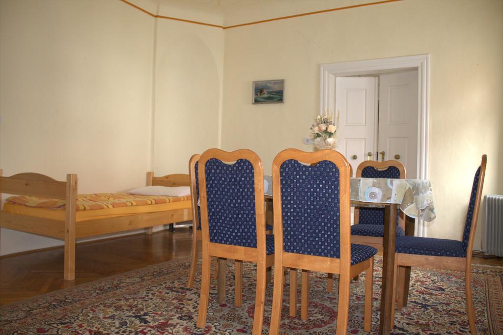 Vidicev Dvorec Apartment Radovljica Bagian luar foto